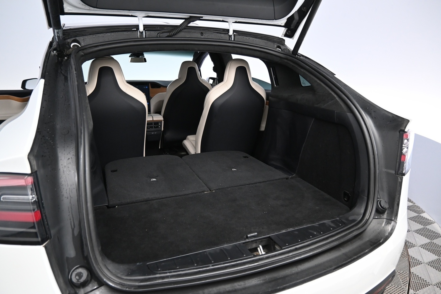 Tesla Model X vaihtoauto