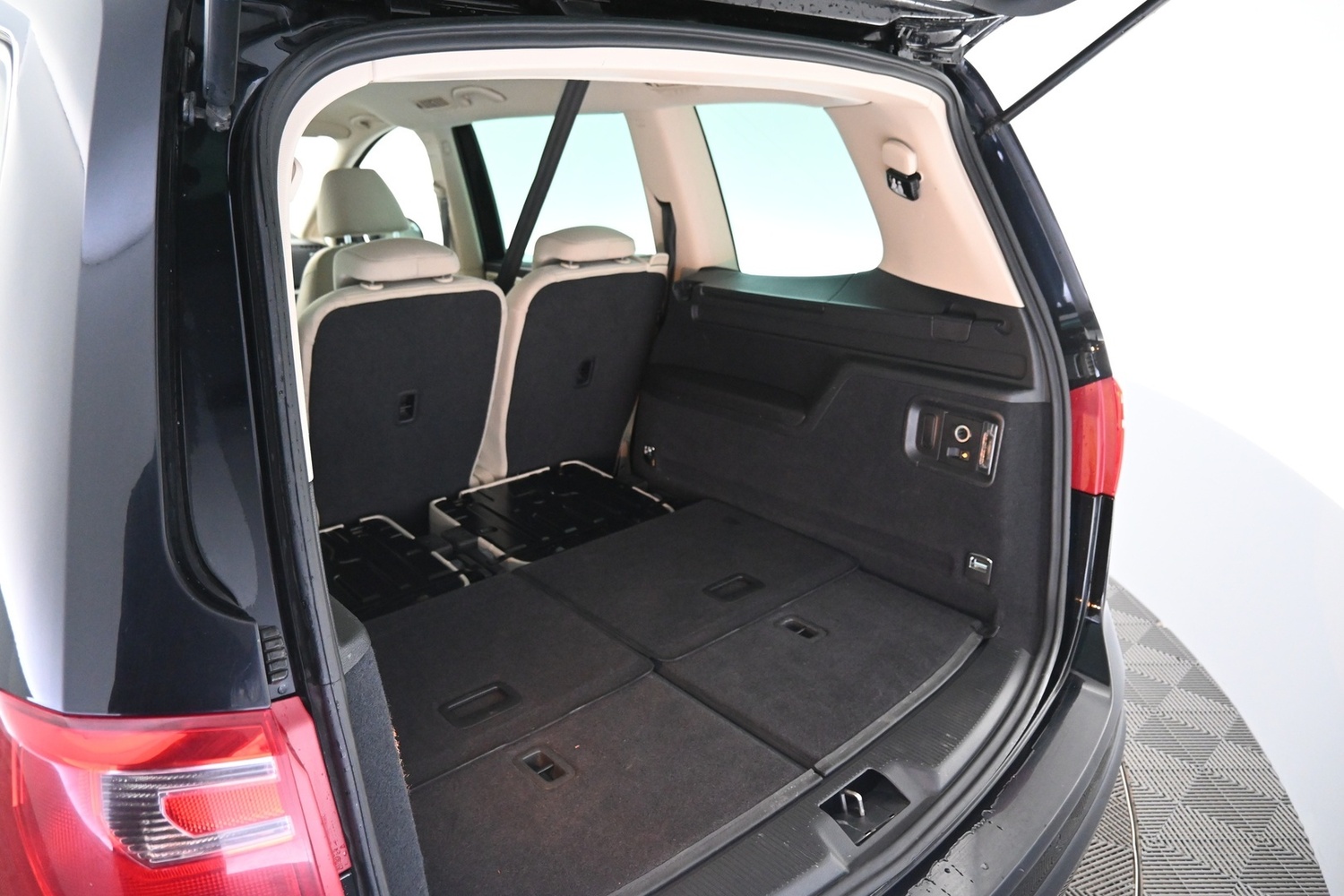 SEAT Alhambra vaihtoauto