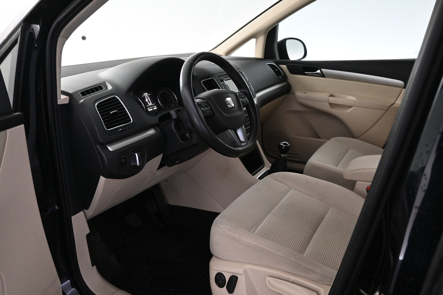 SEAT Alhambra vaihtoauto