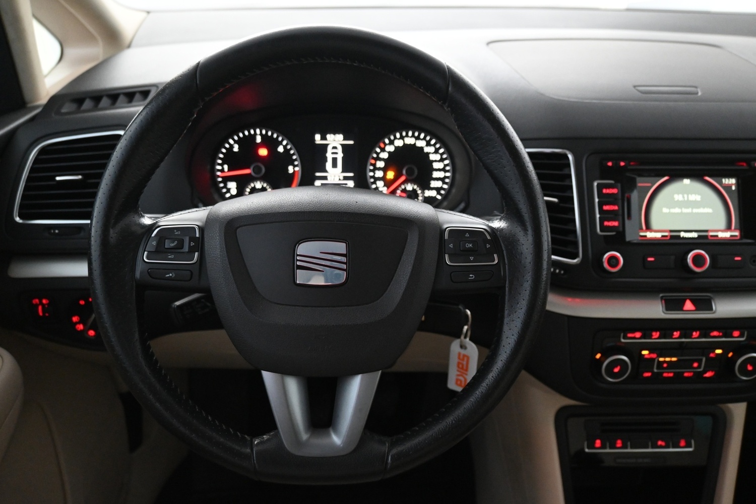 SEAT Alhambra vaihtoauto