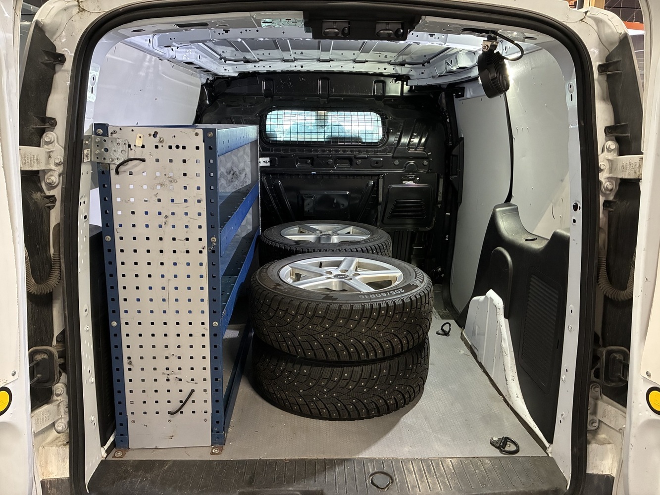 Ford Transit Connect vaihtoauto