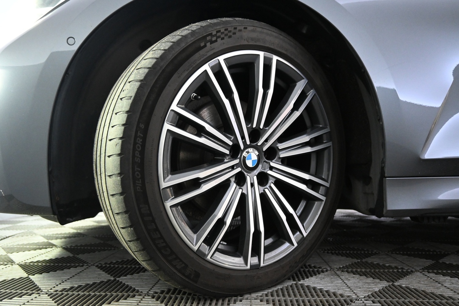 BMW 320 vaihtoauto