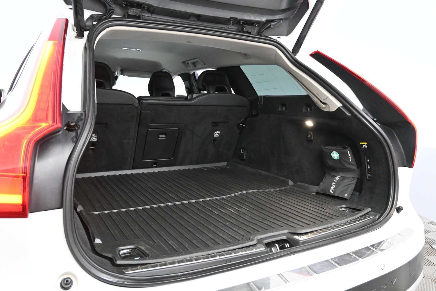 Volvo V90 Cross Country vaihtoauto