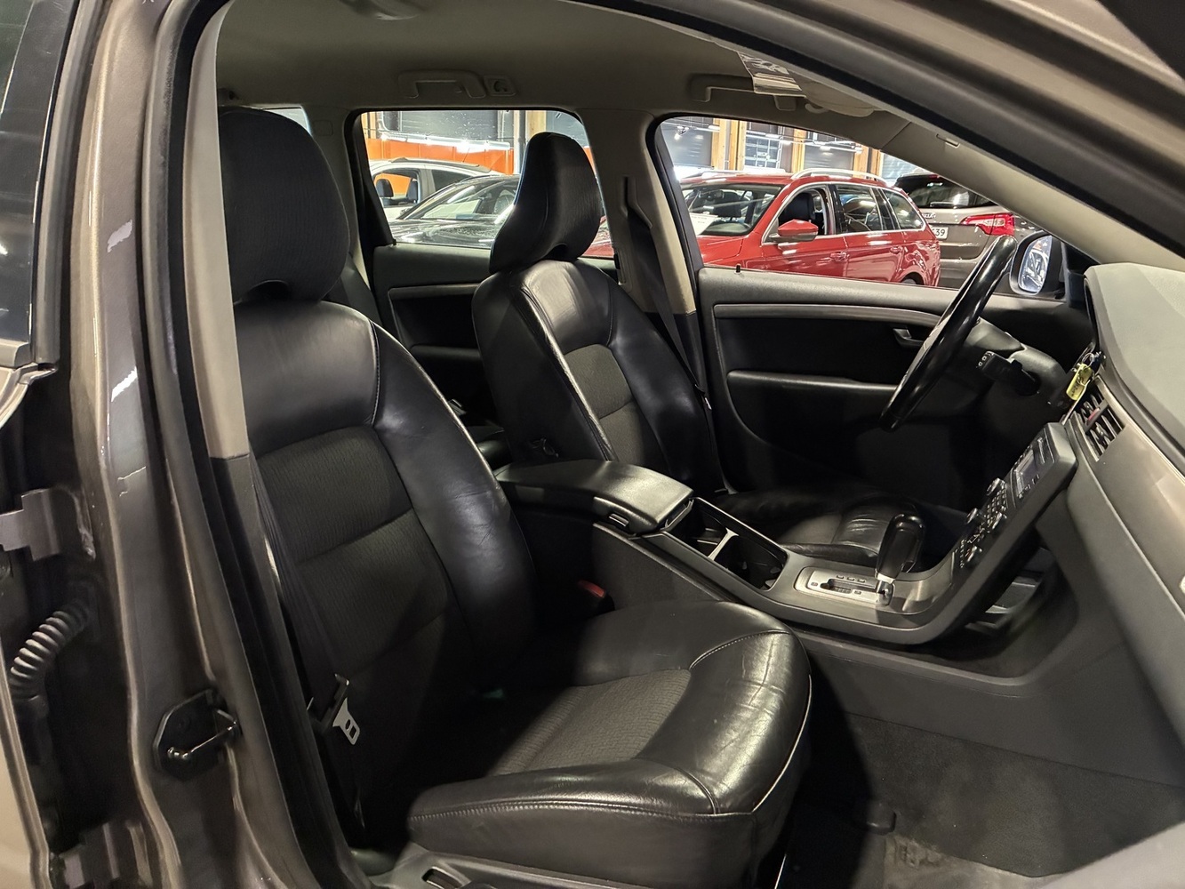 Volvo V70 vaihtoauto