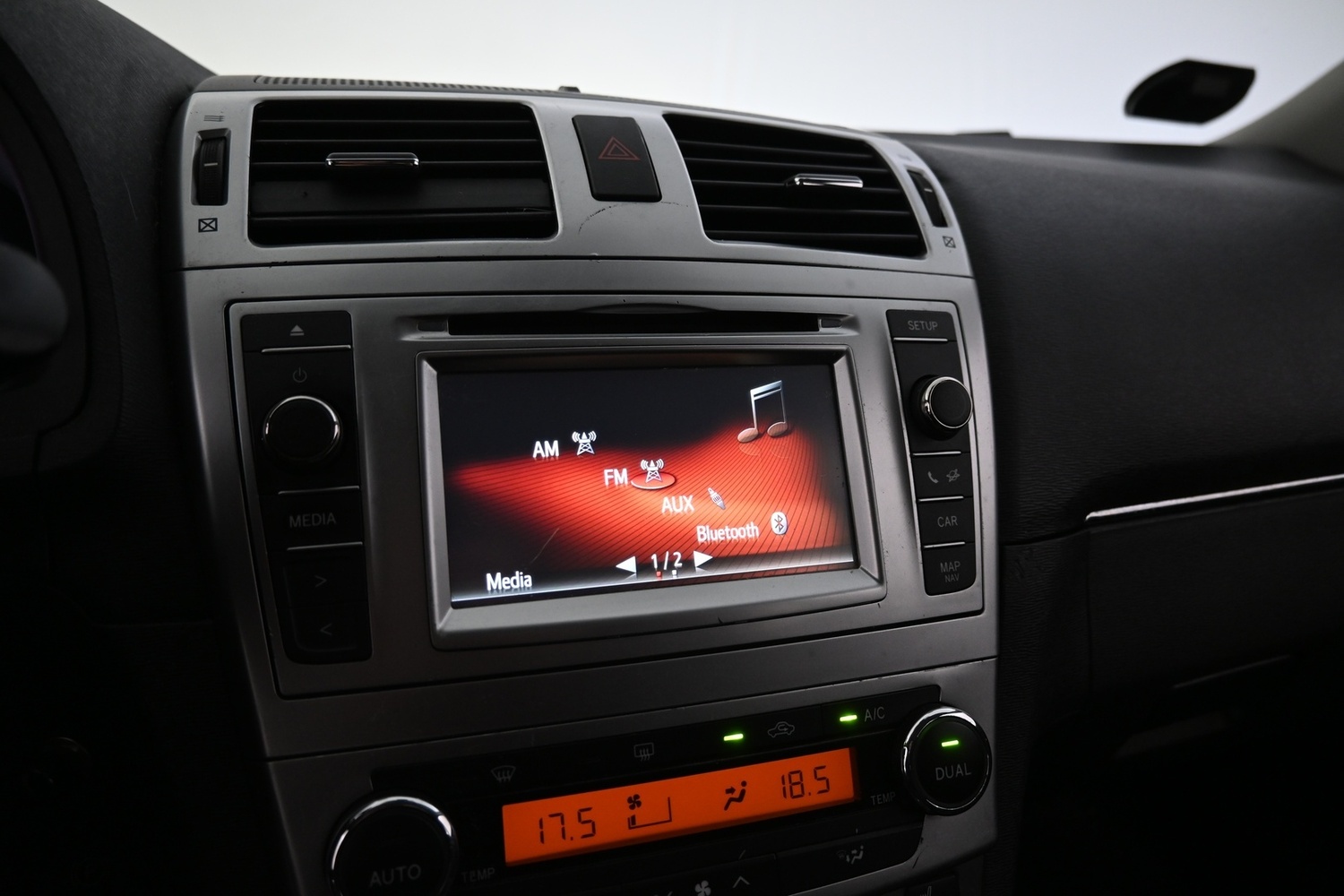 Toyota Avensis vaihtoauto