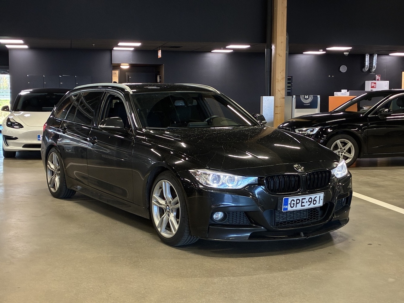 BMW 330 vaihtoauto