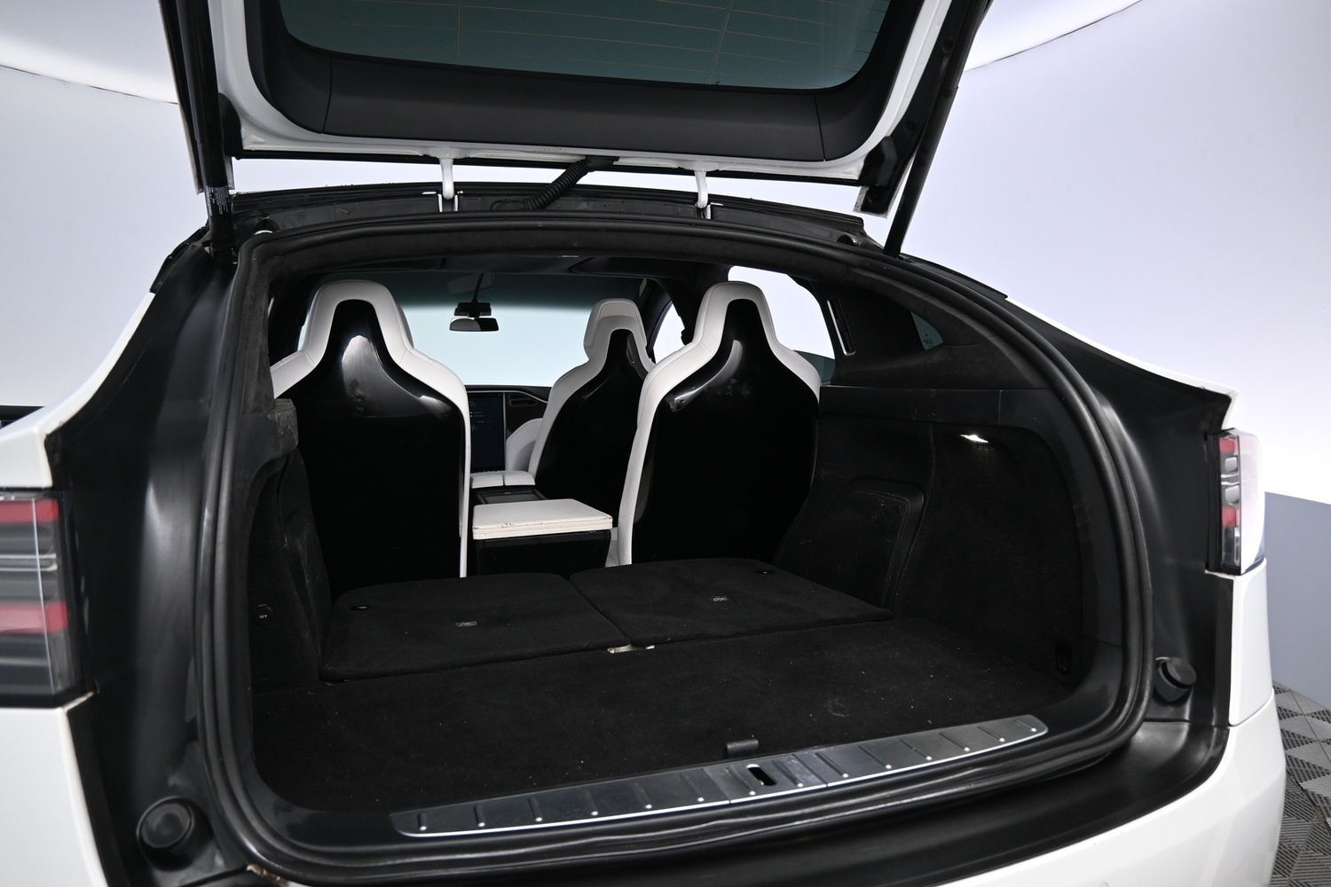 Tesla Model X vaihtoauto