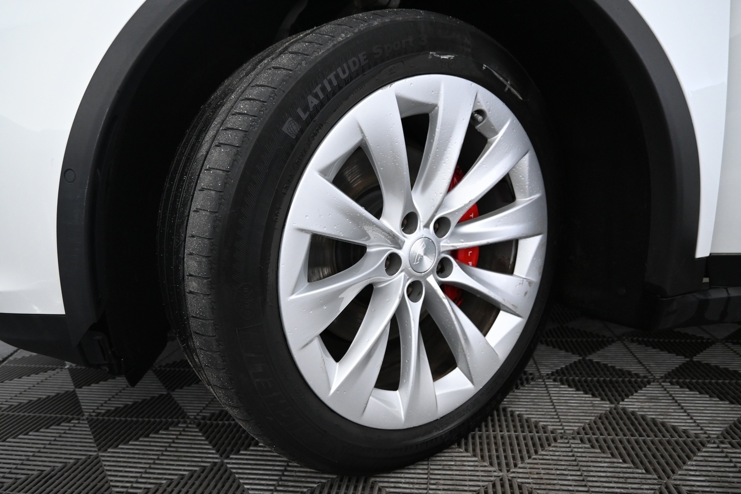 Tesla Model X vaihtoauto