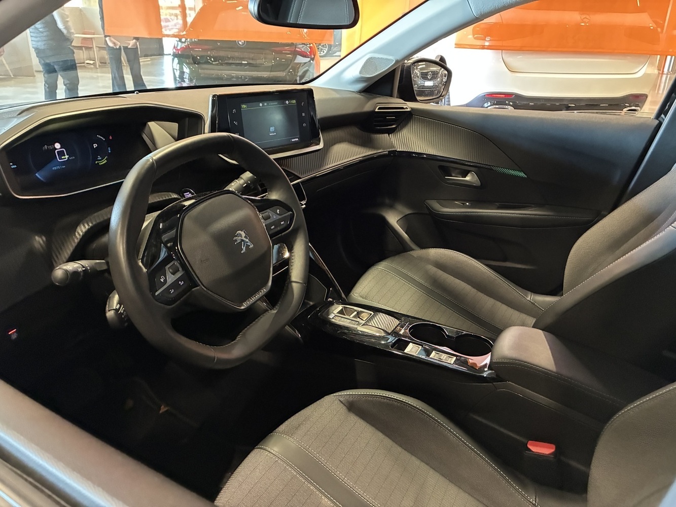 Peugeot e-208 vaihtoauto