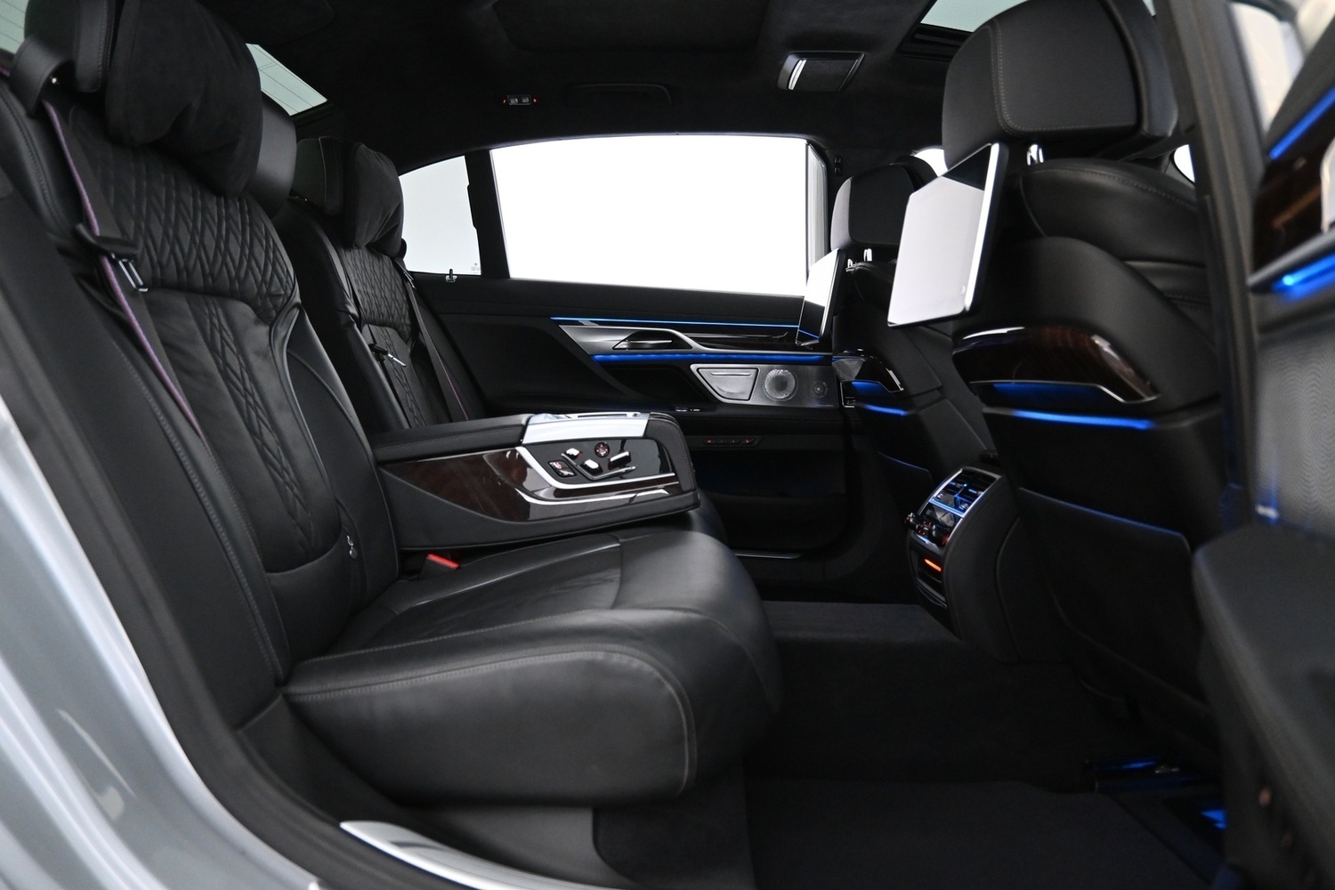 BMW 745 vaihtoauto
