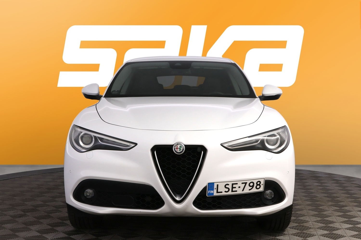 Alfa Romeo Stelvio vaihtoauto