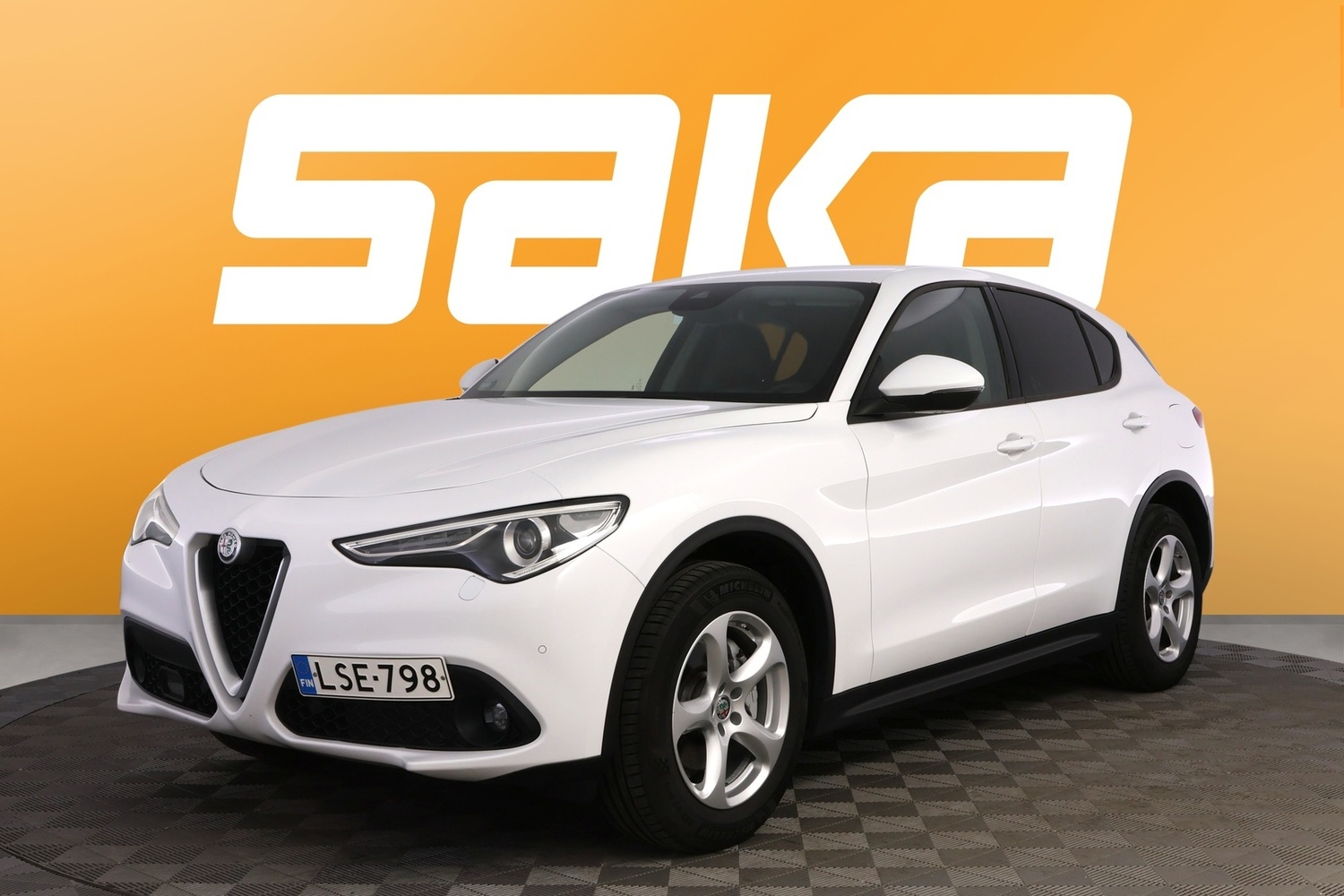 Alfa Romeo Stelvio vaihtoauto