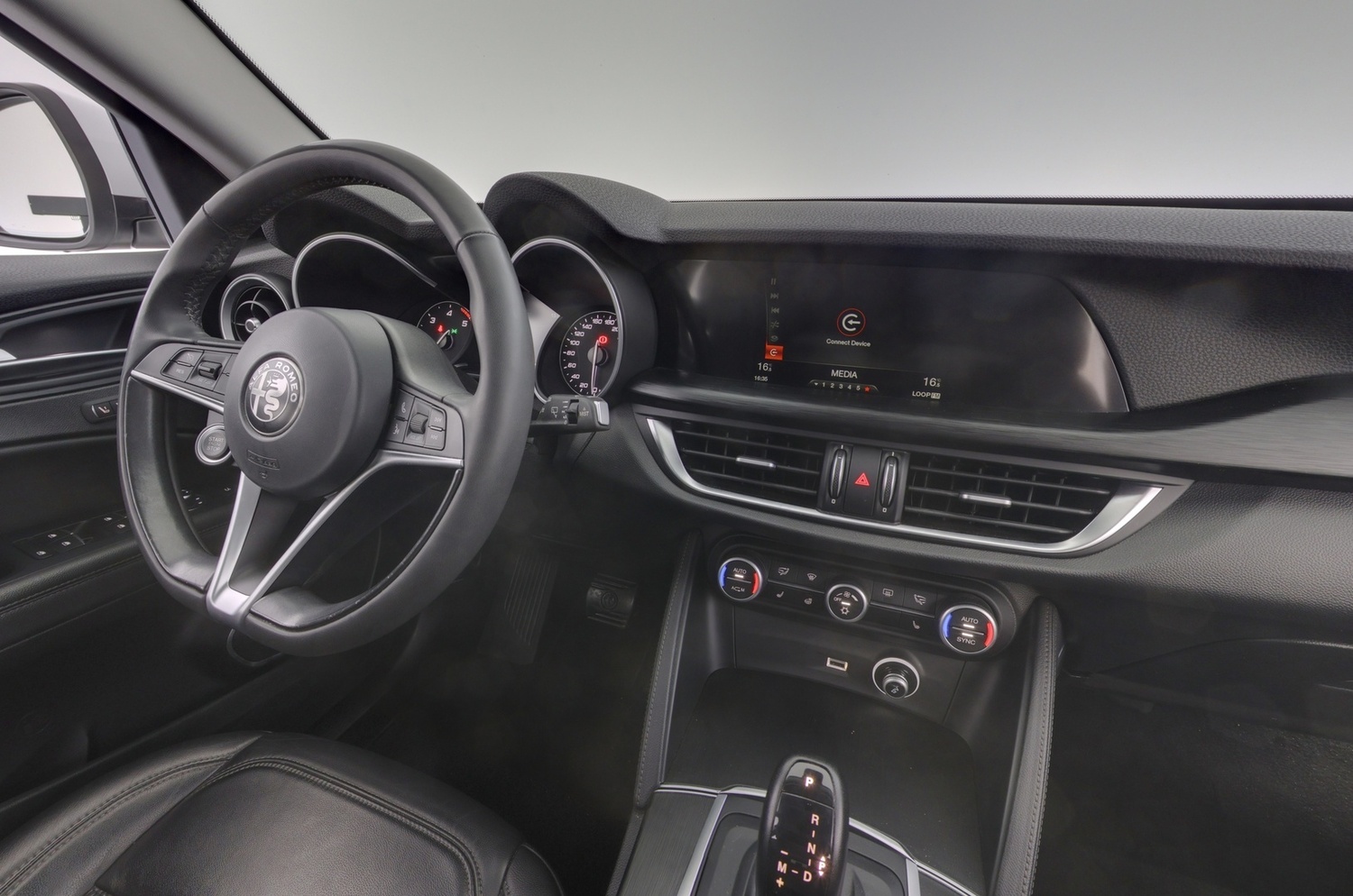 Alfa Romeo Stelvio vaihtoauto