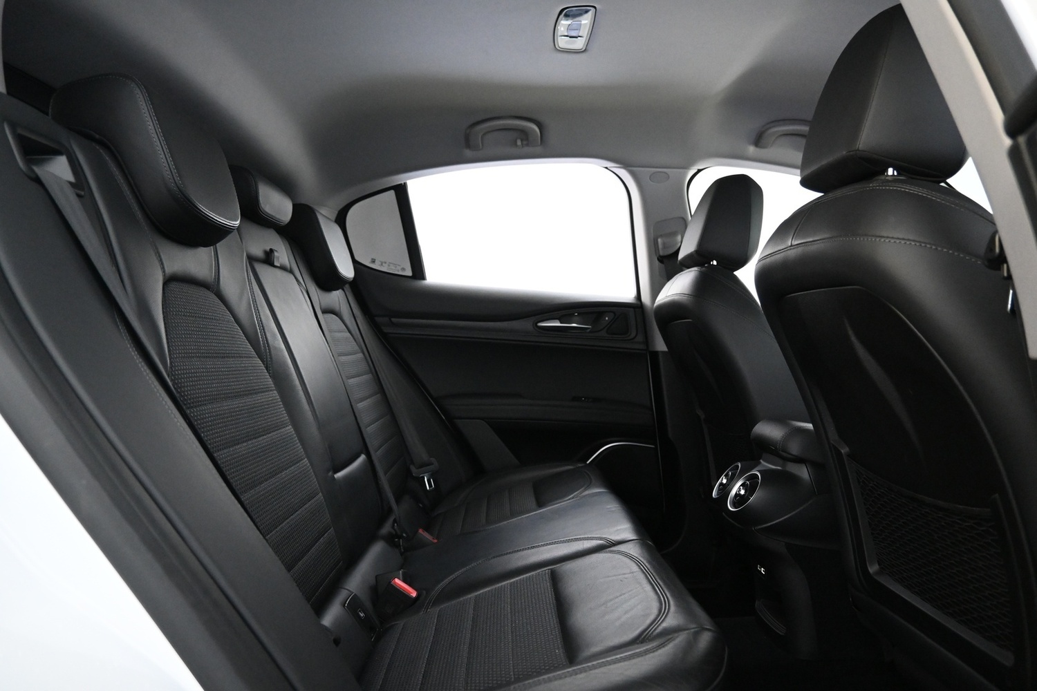 Alfa Romeo Stelvio vaihtoauto