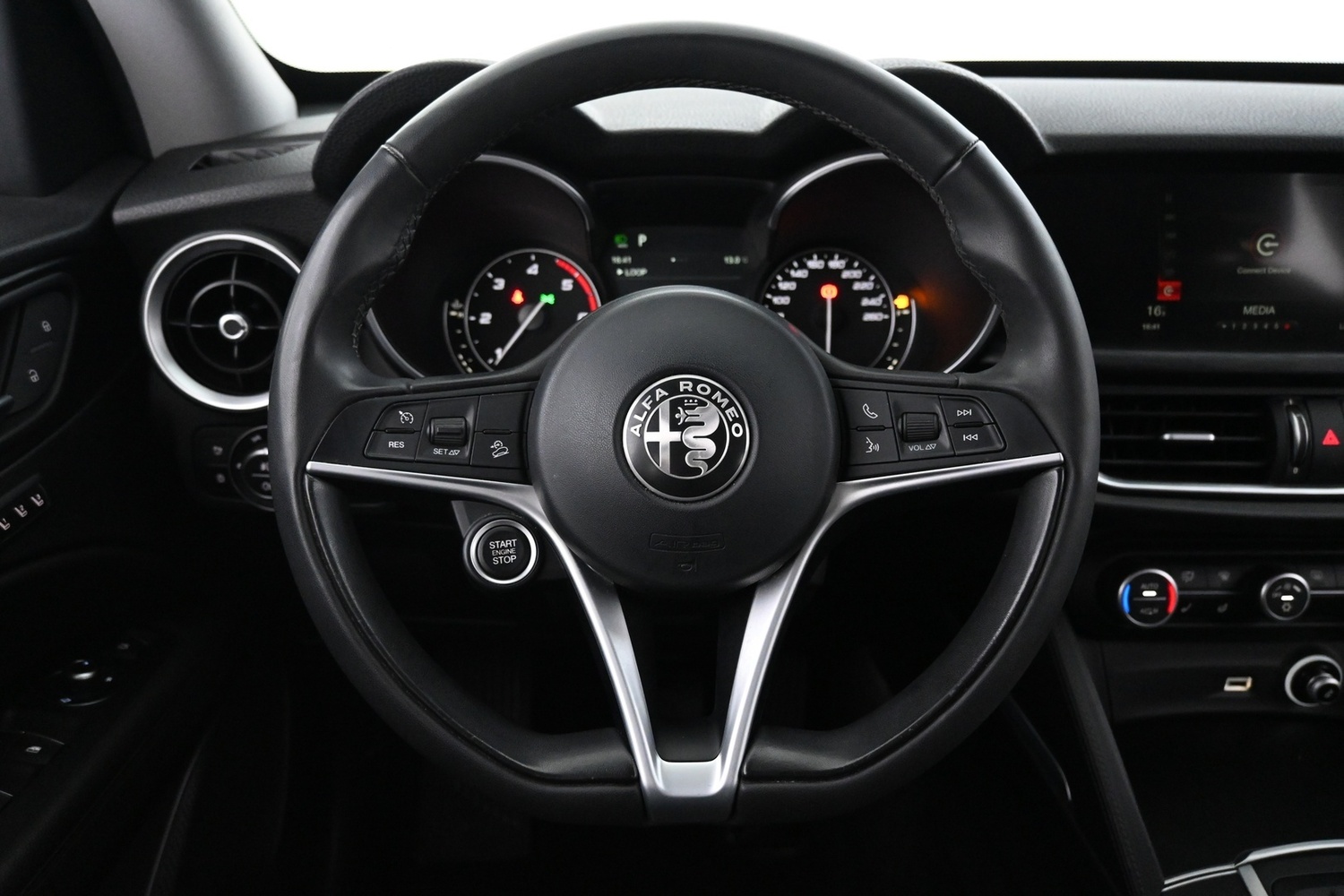 Alfa Romeo Stelvio vaihtoauto