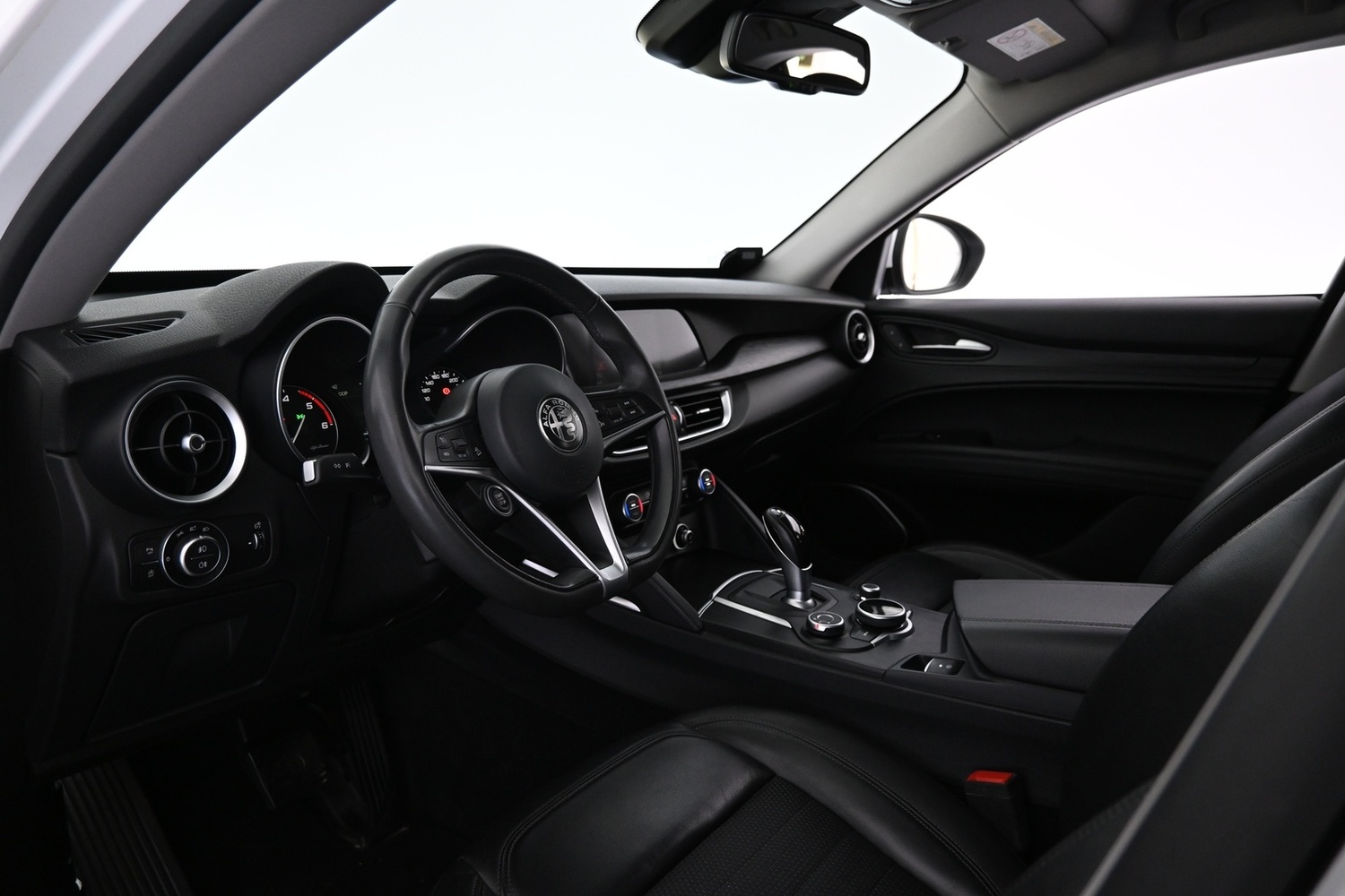 Alfa Romeo Stelvio vaihtoauto