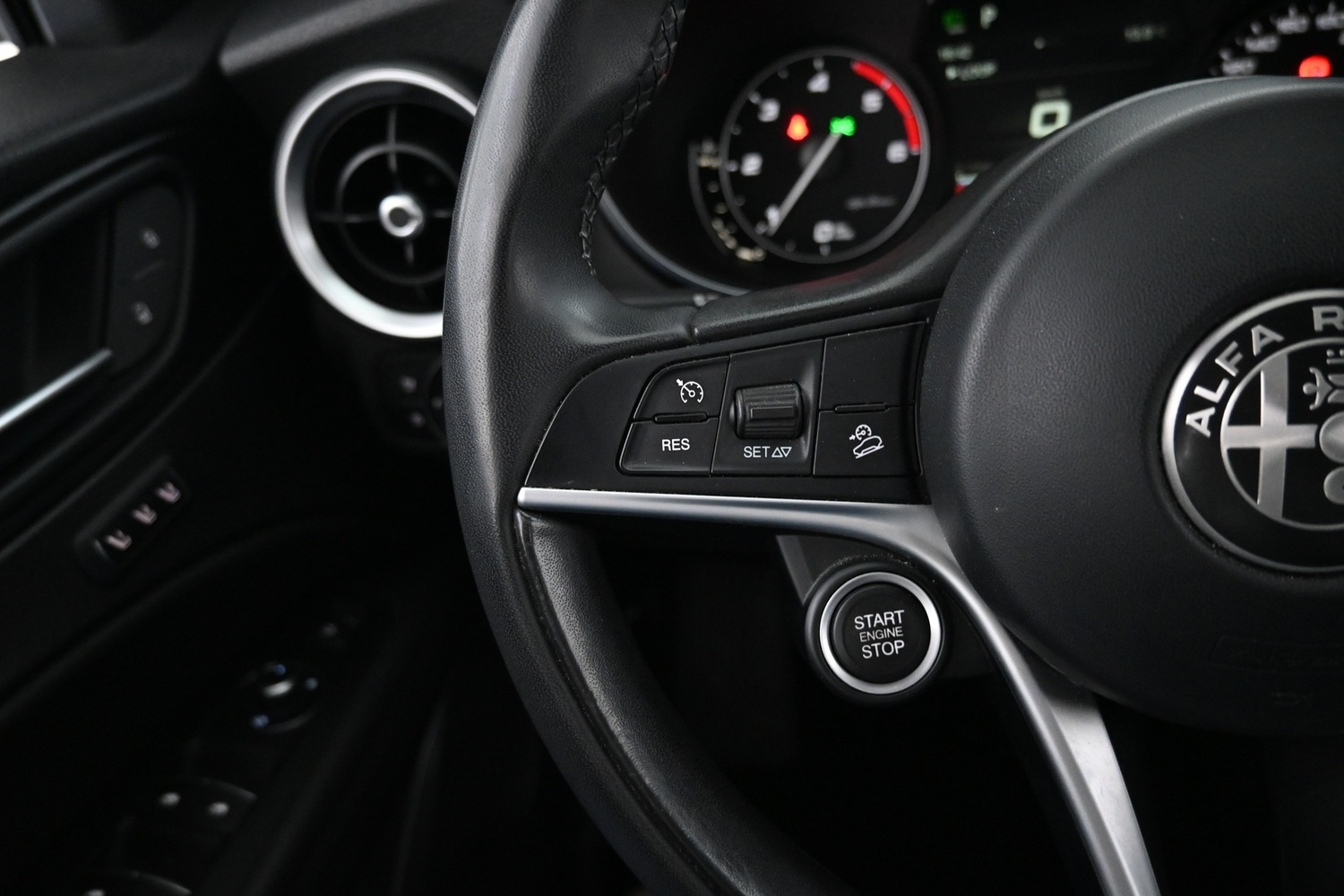 Alfa Romeo Stelvio vaihtoauto