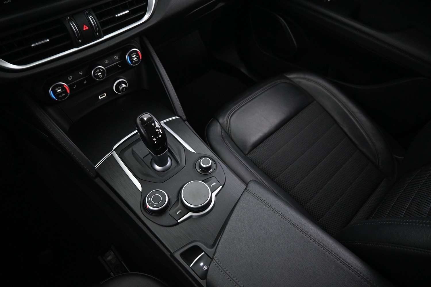 Alfa Romeo Stelvio vaihtoauto