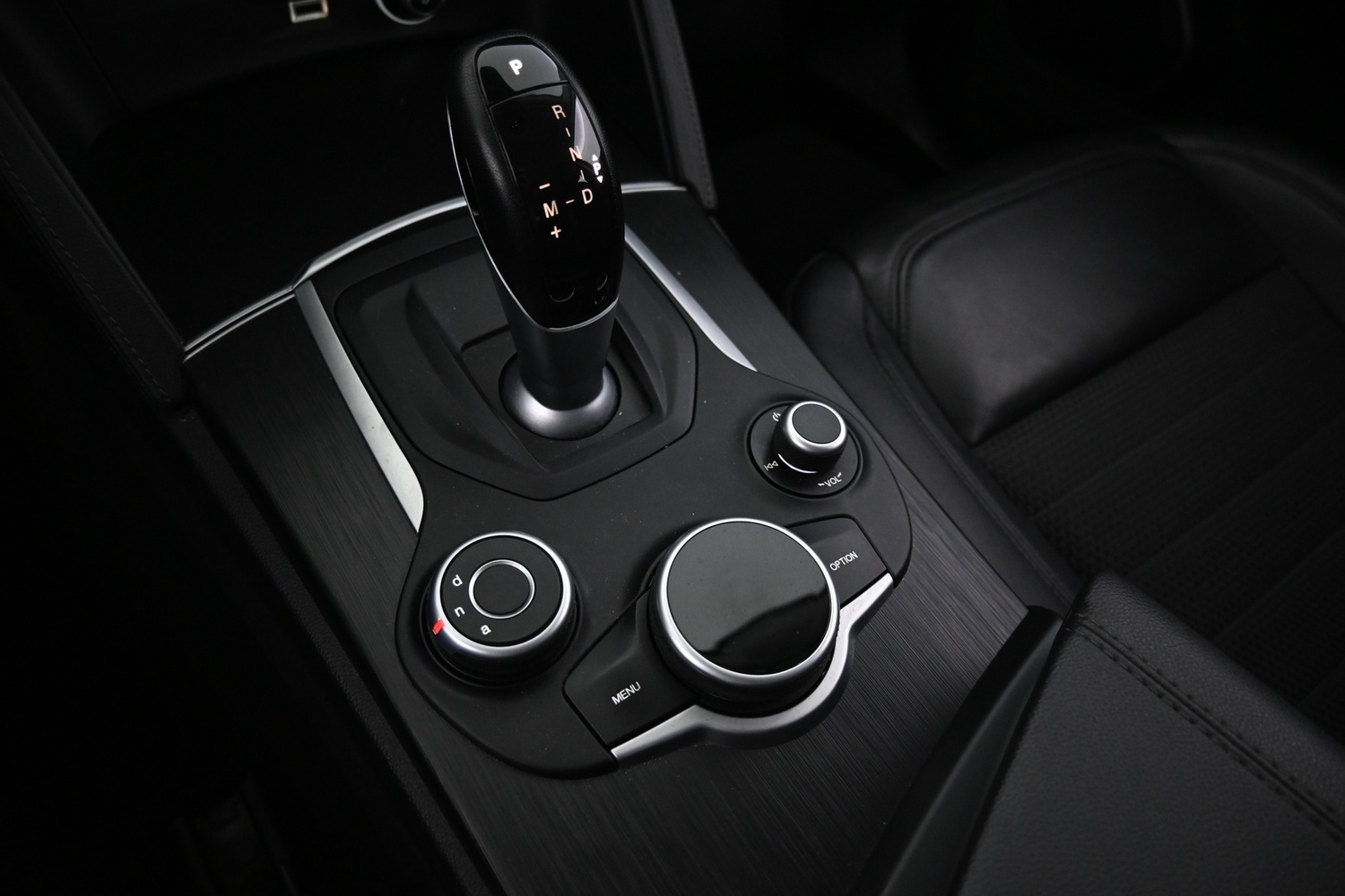 Alfa Romeo Stelvio vaihtoauto