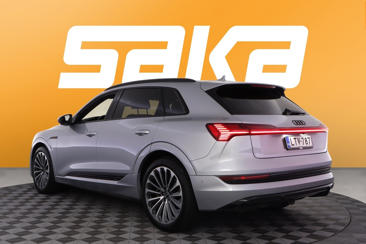 Audi e-tron vaihtoauto