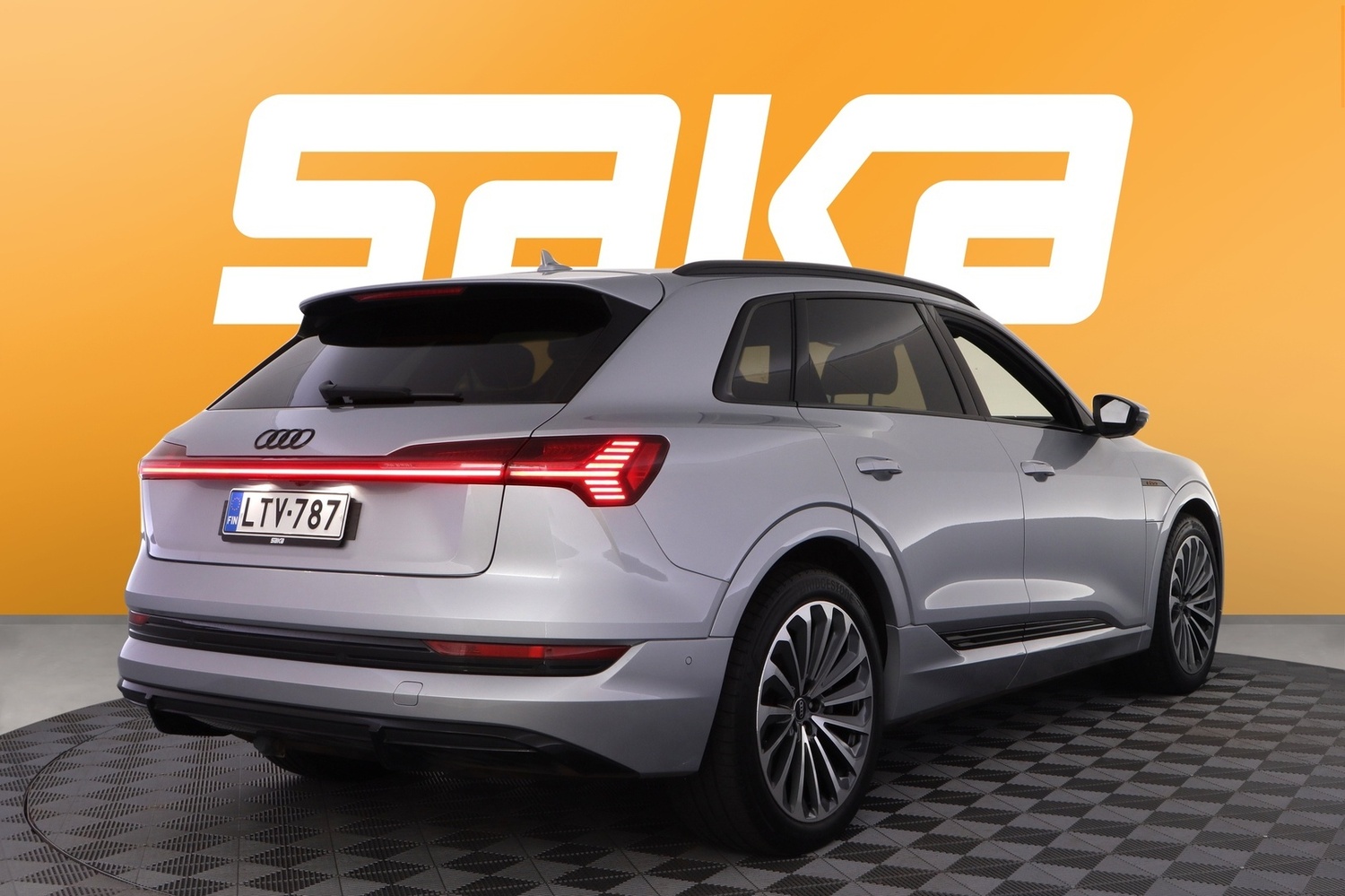 Audi e-tron vaihtoauto