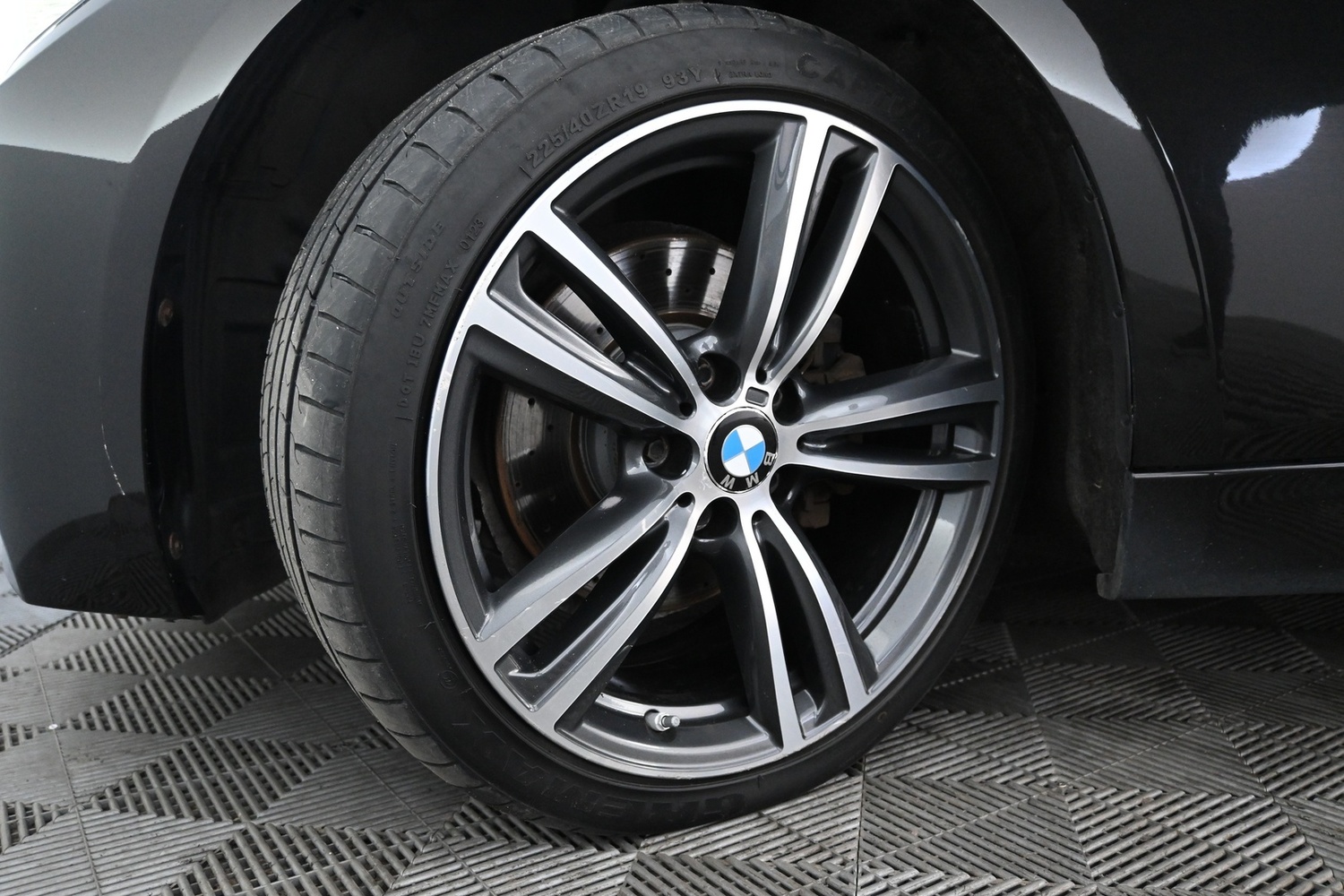 BMW 330 vaihtoauto