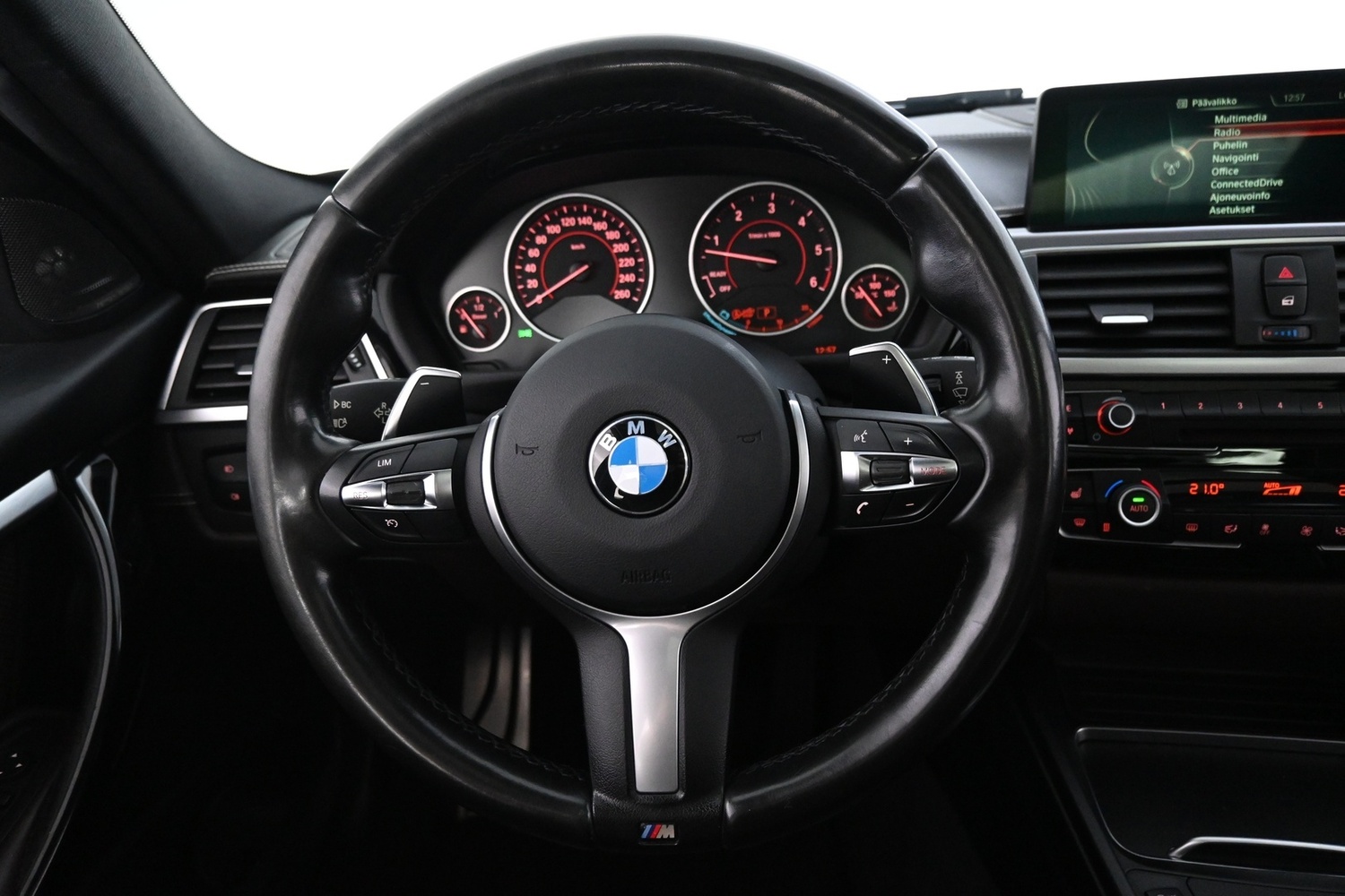 BMW 330 vaihtoauto