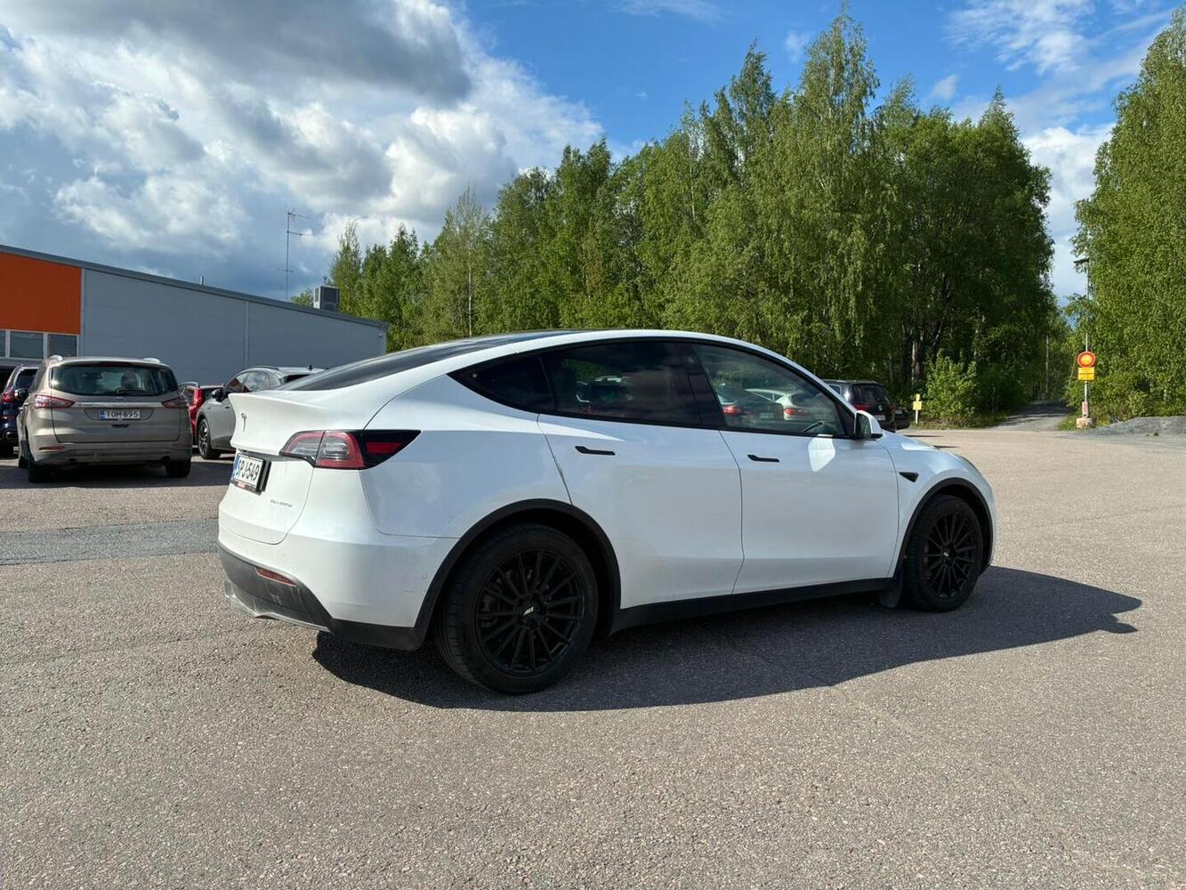 Tesla Model Y vaihtoauto
