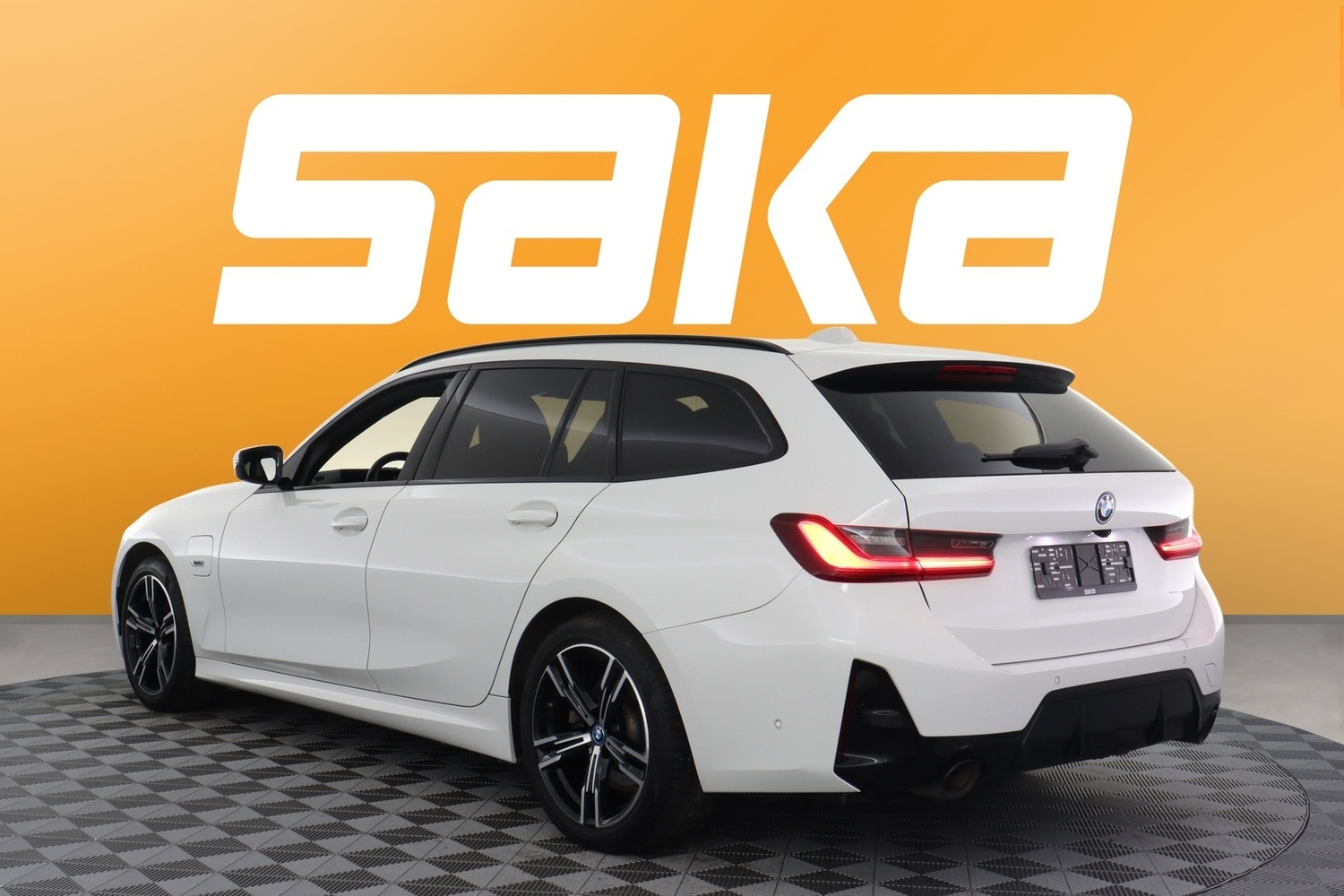 BMW 330 vaihtoauto