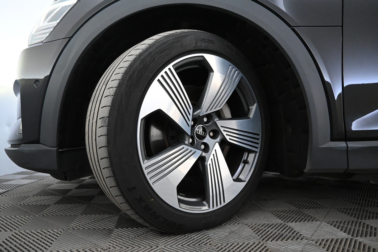 Audi e-tron vaihtoauto