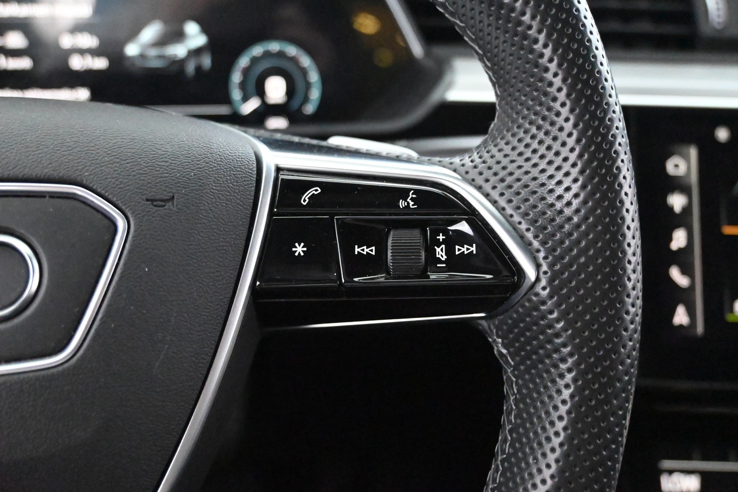 Audi e-tron vaihtoauto