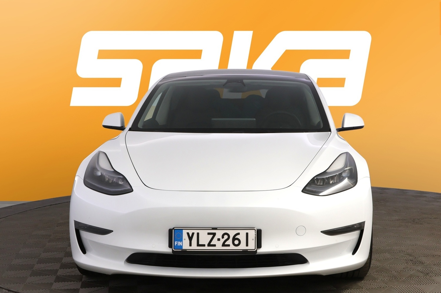 Tesla Model 3 vaihtoauto