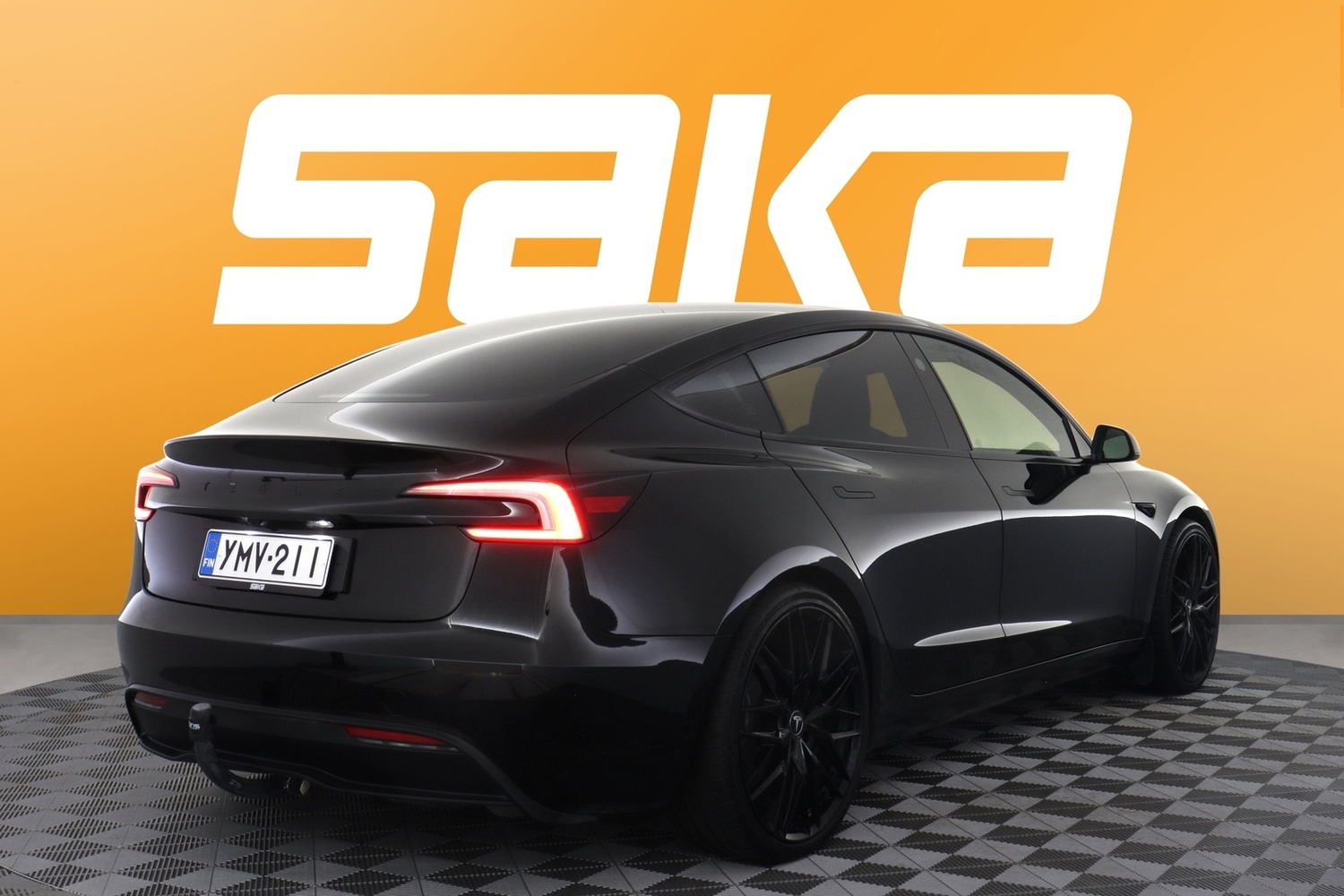 Tesla Model 3 vaihtoauto