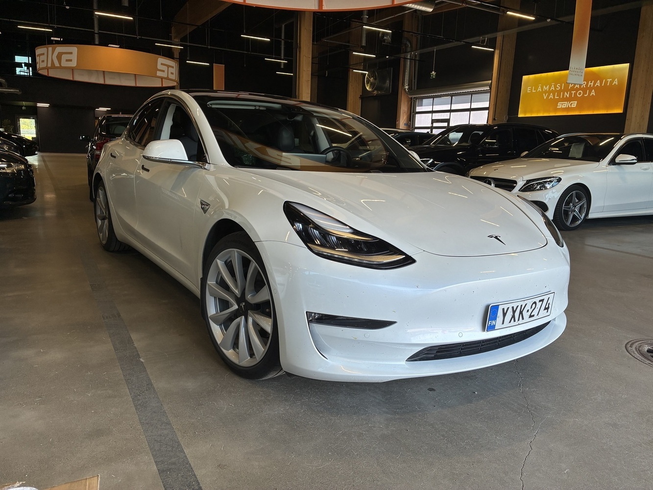 Tesla Model 3 vaihtoauto