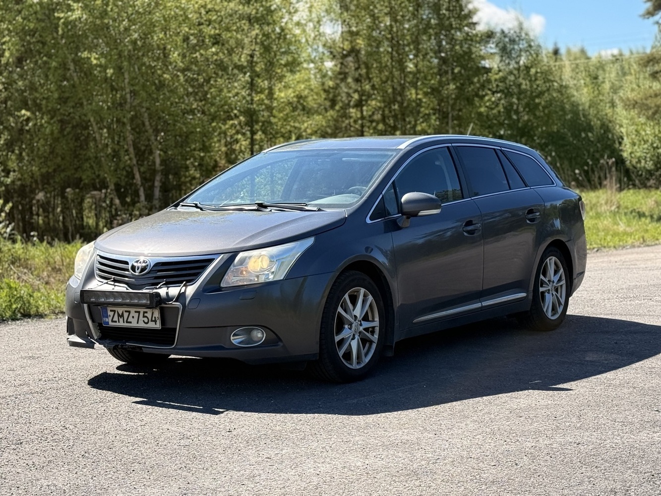 Toyota Avensis vaihtoauto