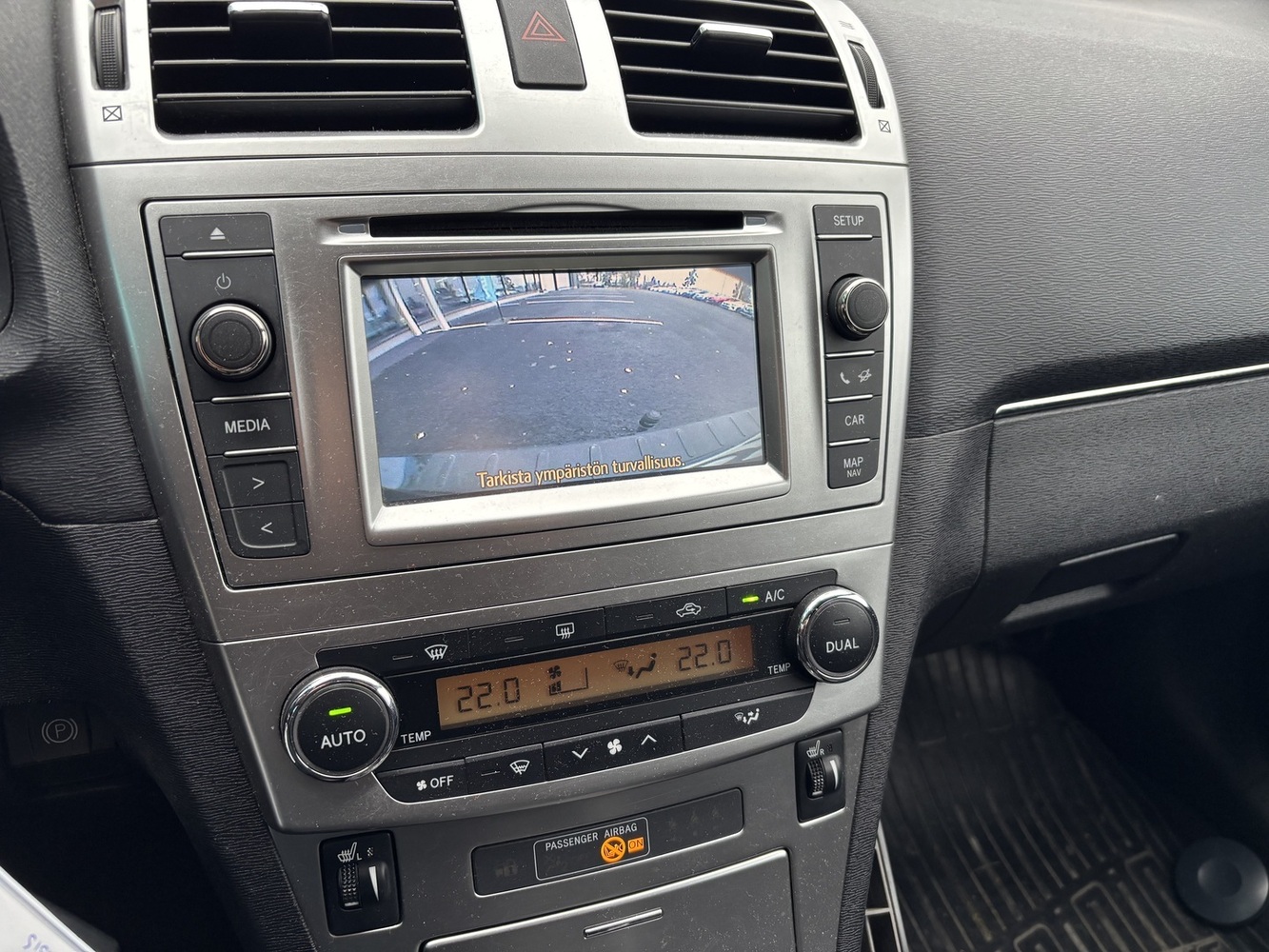 Toyota Avensis vaihtoauto