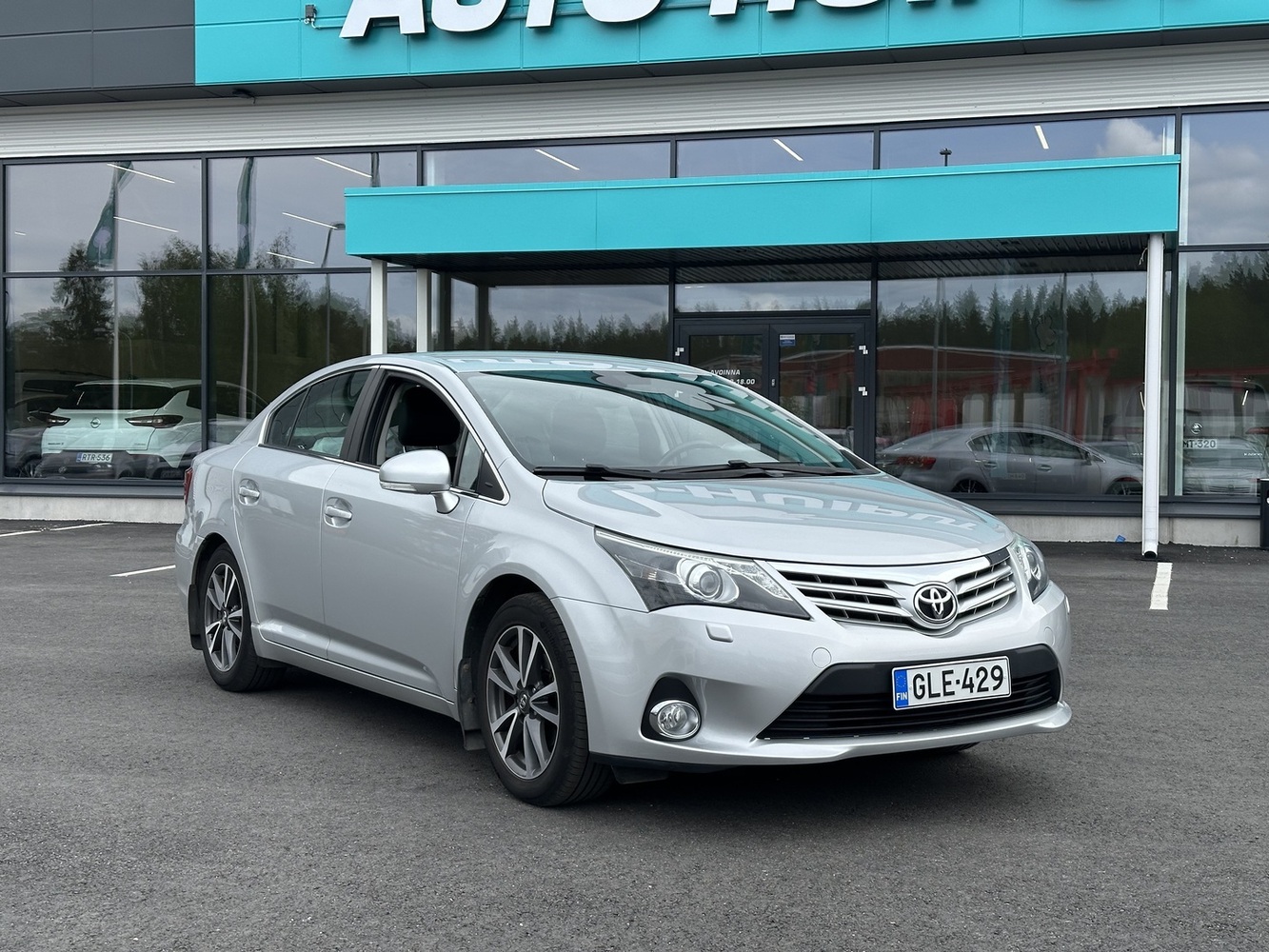 Toyota Avensis vaihtoauto