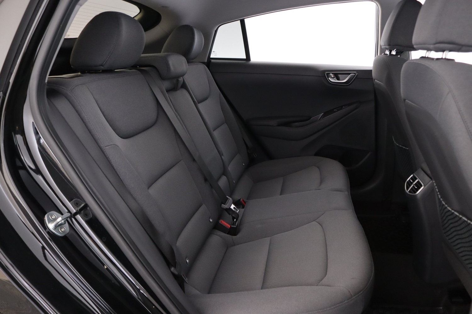 Hyundai IONIQ hybrid vaihtoauto