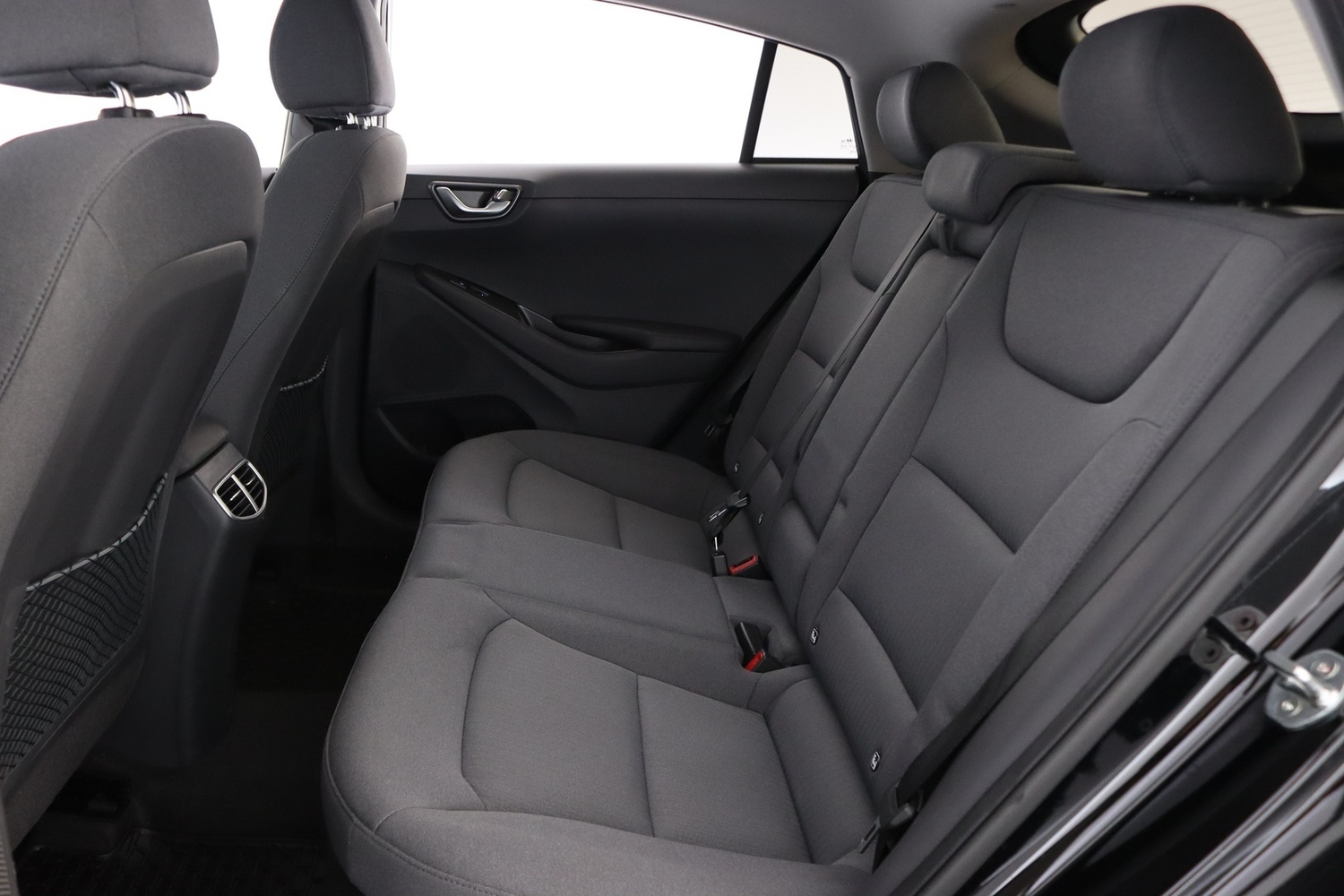Hyundai IONIQ hybrid vaihtoauto