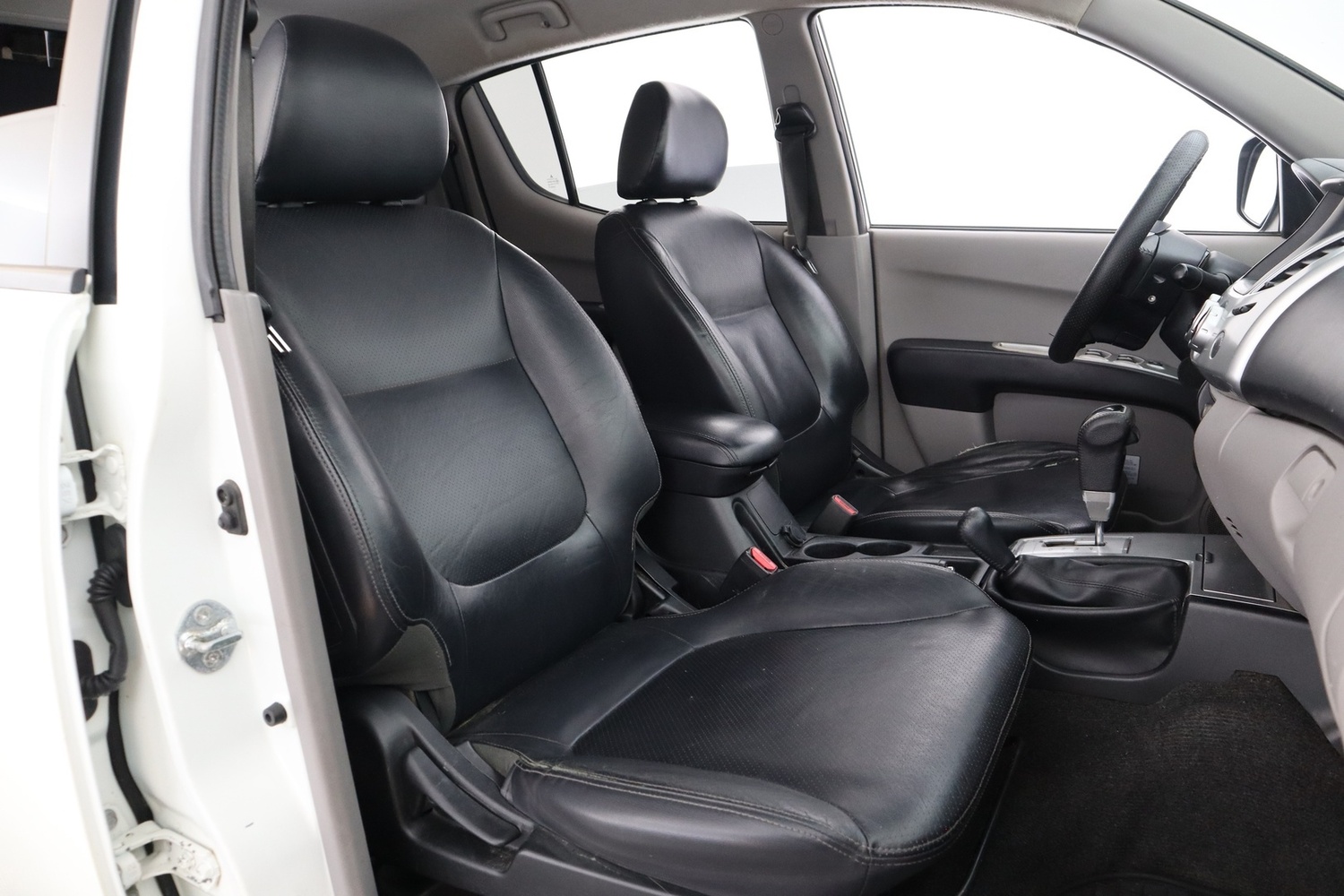Mitsubishi L200 vaihtoauto