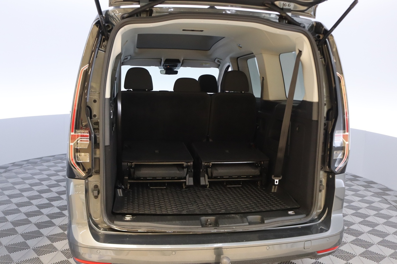 Volkswagen Caddy Maxi vaihtoauto