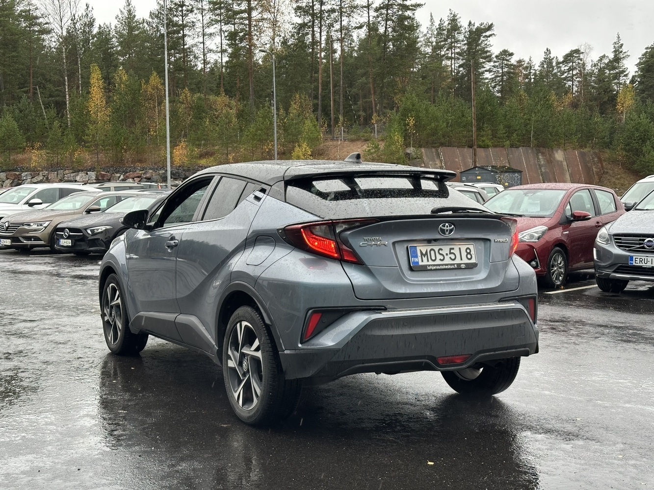 Toyota C-HR vaihtoauto