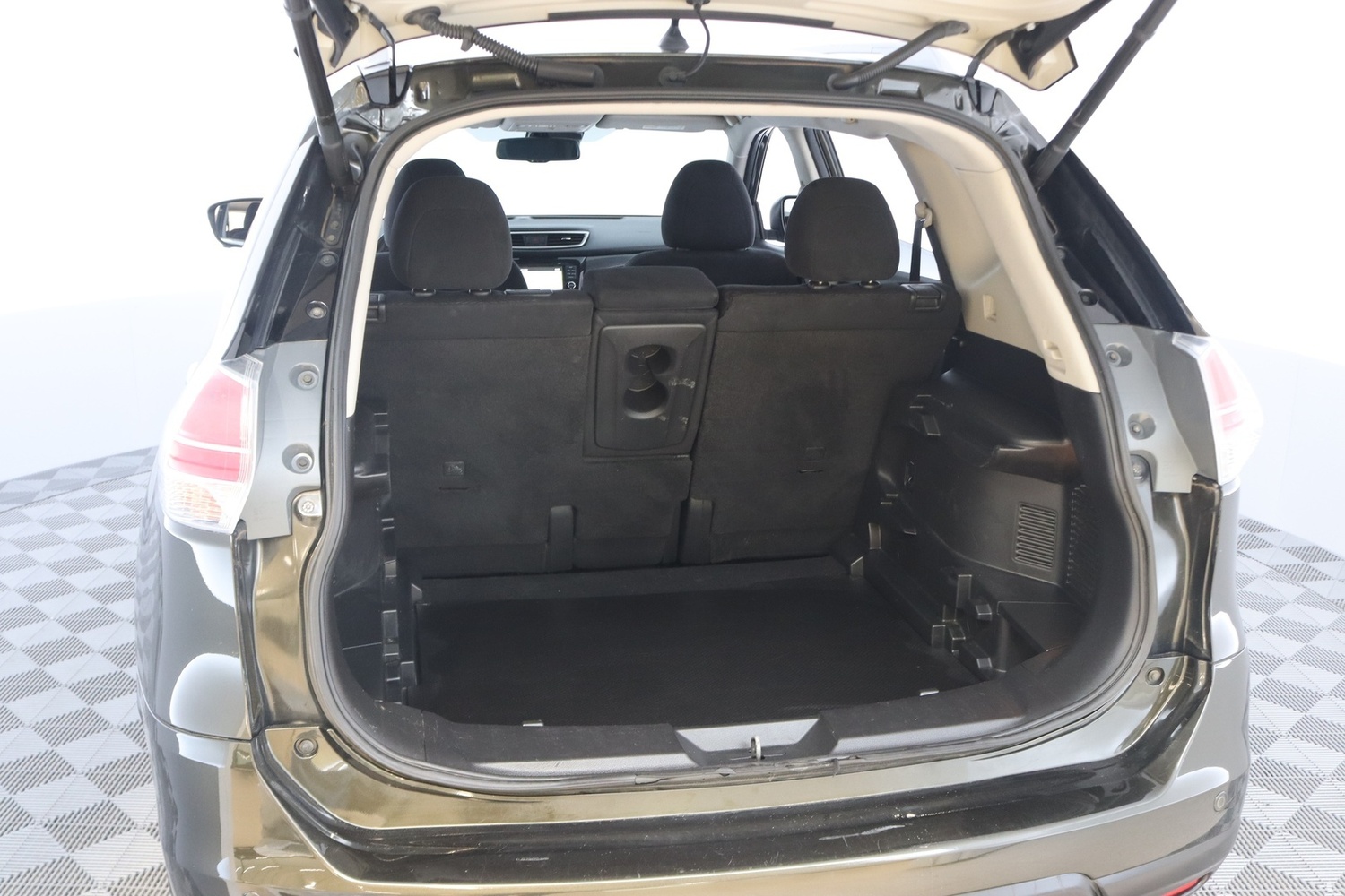 Nissan X-Trail vaihtoauto