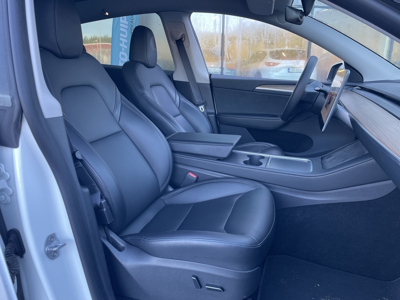 Tesla Model Y vaihtoauto