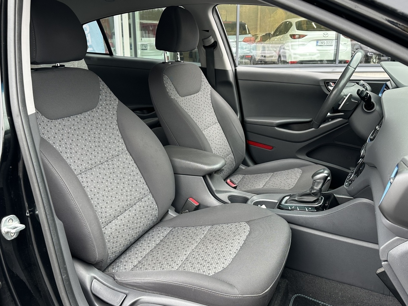 Hyundai IONIQ plug-in vaihtoauto