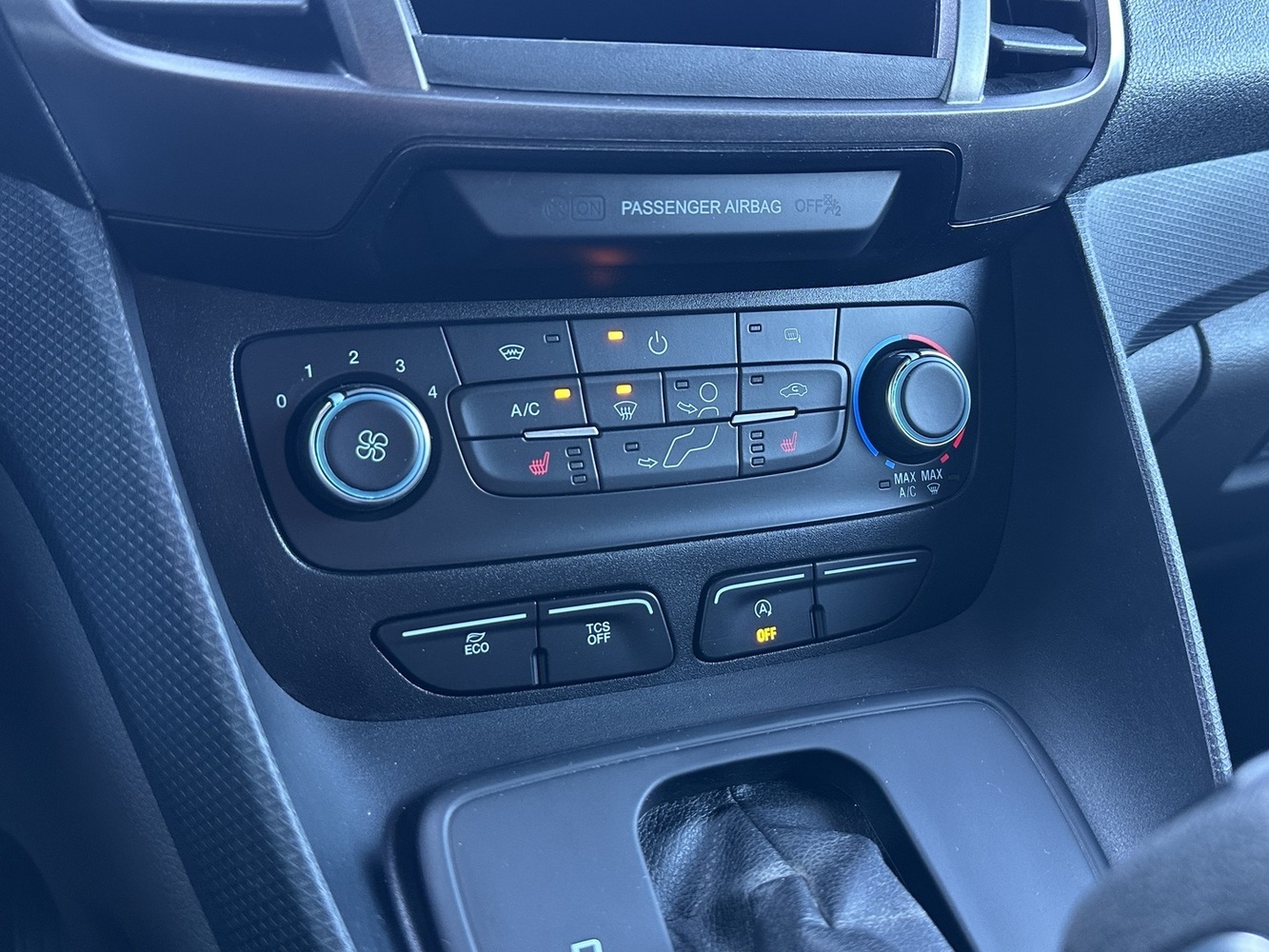 Ford Transit Connect vaihtoauto