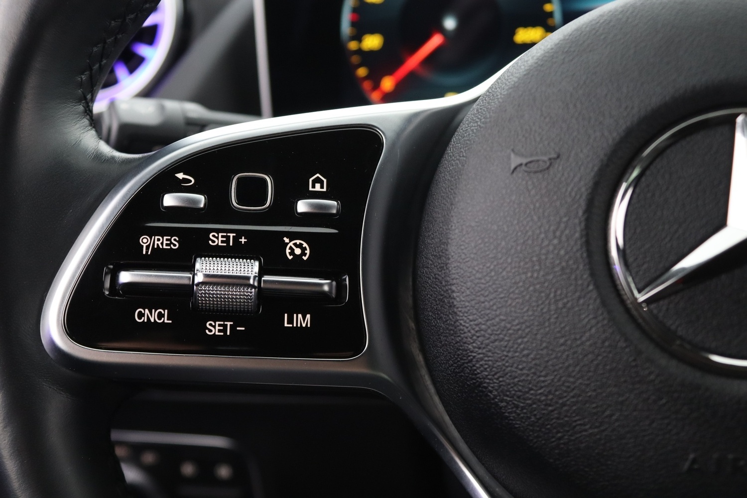 Mercedes-Benz GLA vaihtoauto