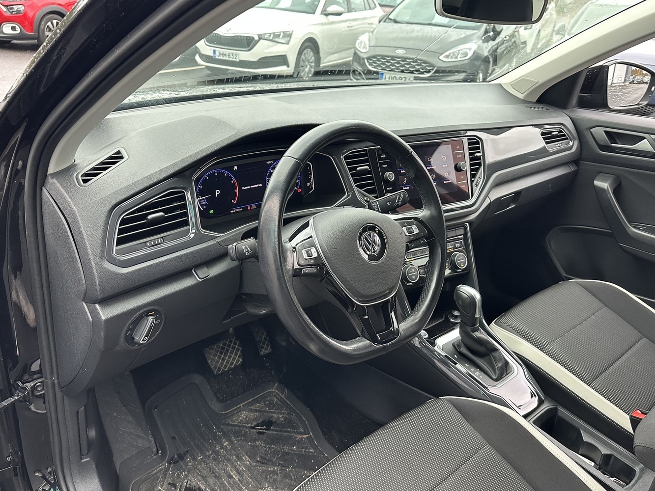 Volkswagen T-Roc vaihtoauto