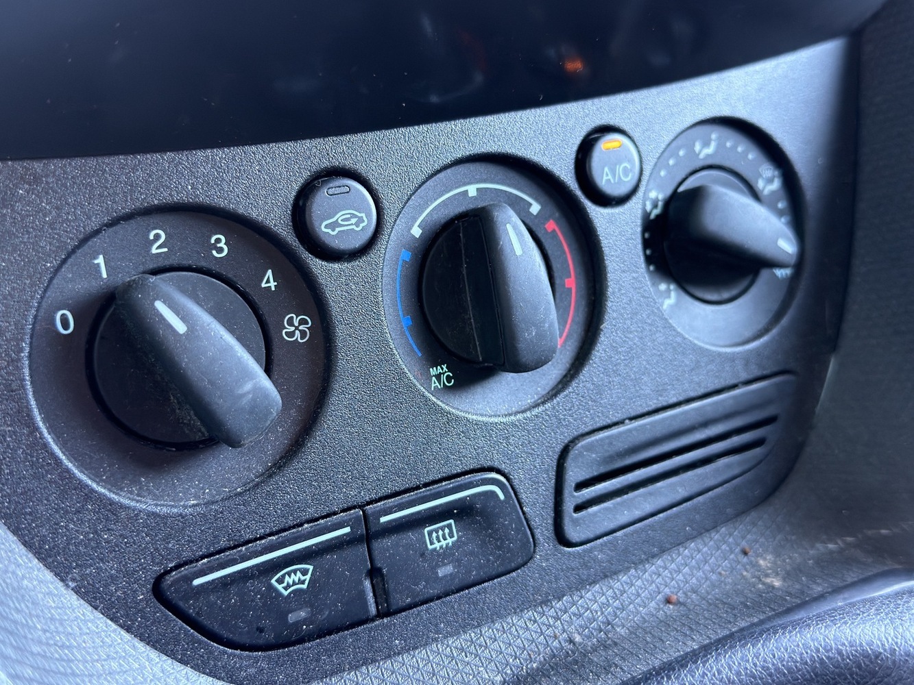 Ford Transit Connect vaihtoauto