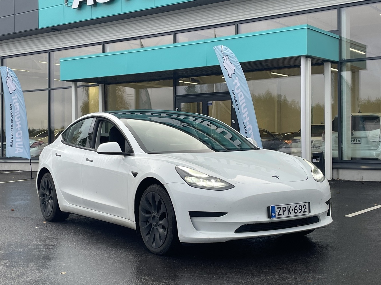 Tesla Model 3 vaihtoauto